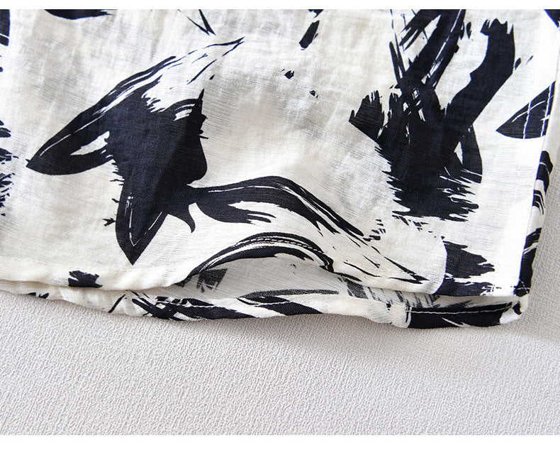 Personalized Printed Black And White Short-sleeved Shirt